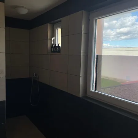 Korona Panzio Oda ve Kahvaltı Blh nad Iplom