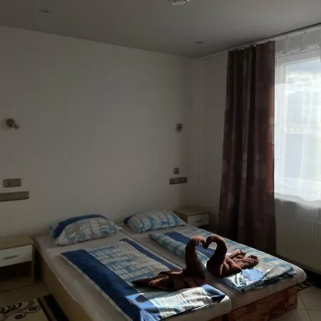 Oda ve Kahvaltı Korona Panzio Blh nad Iplom