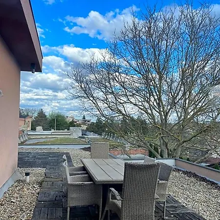 Korona Panzio Bed and Breakfast 3*